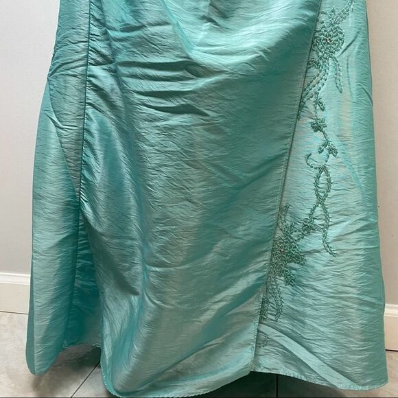 ONYX Nite Sleeveless Solid Blue Wrap Long Prom Dress with beading size 14W - Picture 8 of 15